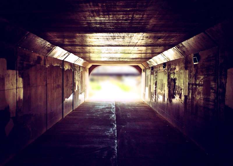 светлина в тунела