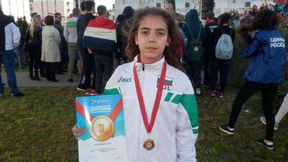 Българката Ивона Христова спечели трето място в плуването на двеста метра от Световните детски игри в Сочи.