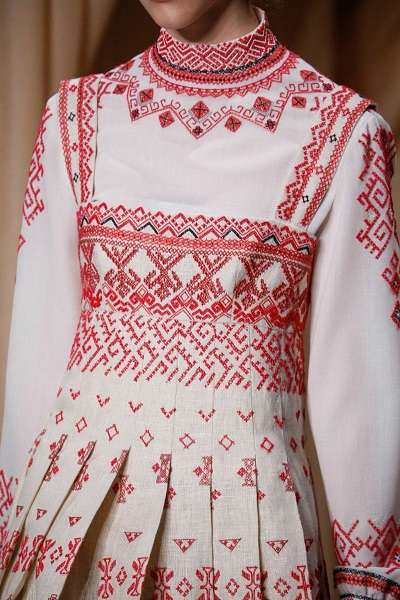 Български етно мотиви на световната модна сцена.