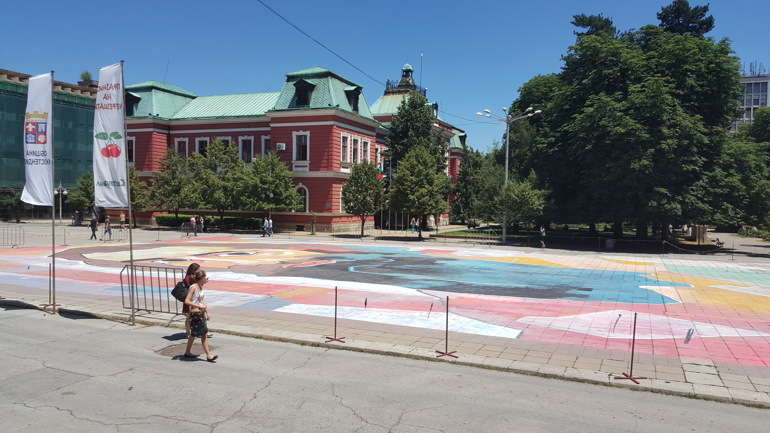 30, млади, творци, нарисуваха, портрет, Владимир Димитров, Майстора, площад, Кюстендил