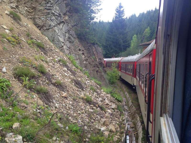 narrow-gauge-train-Bulgaria-903147d73188