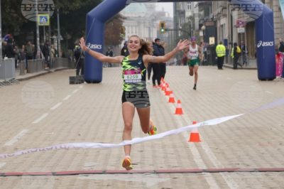 Аврамова финишира